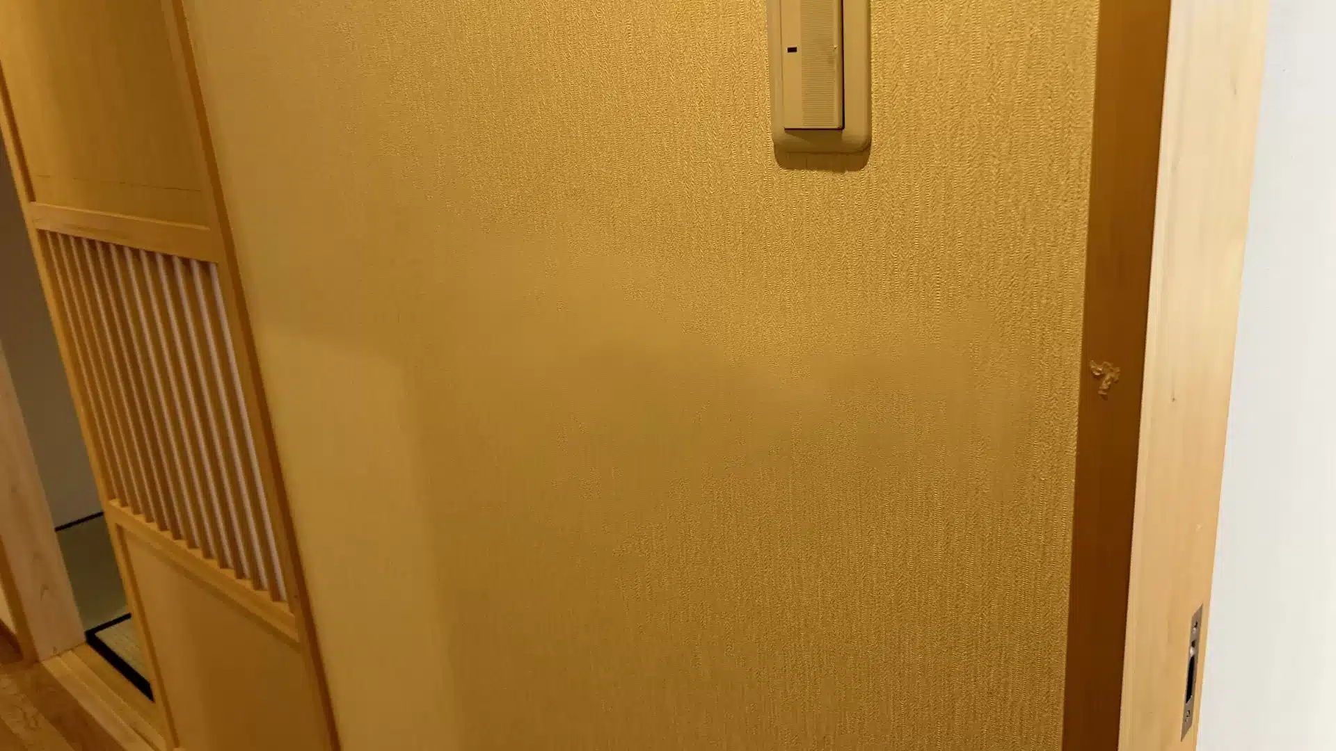 壁のクロス（修正後）